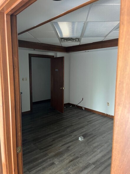 More Photos Of 6804-6838 Loop Rd, Centerville Medical For Sale