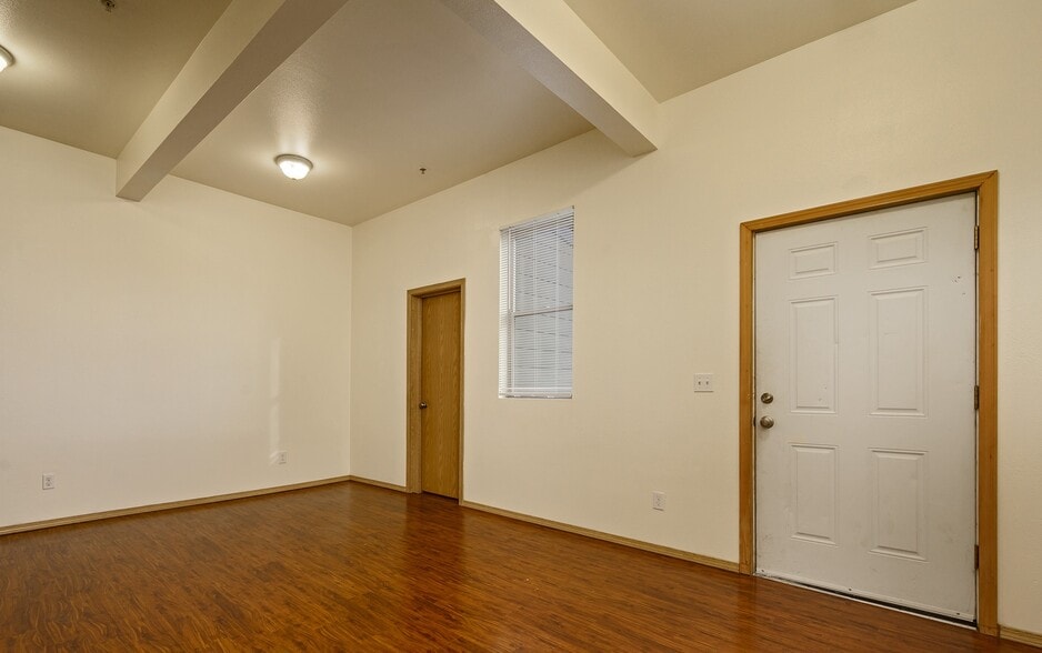 More Photos Of 707-709 S I St, Tacoma Apartments For Sale
