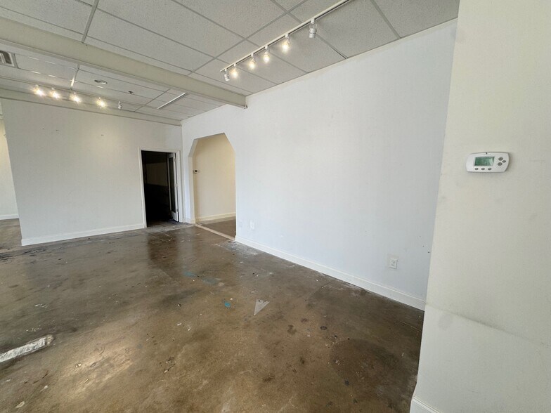 More Photos Of 323-329 Central Ave, Sarasota Office For Lease