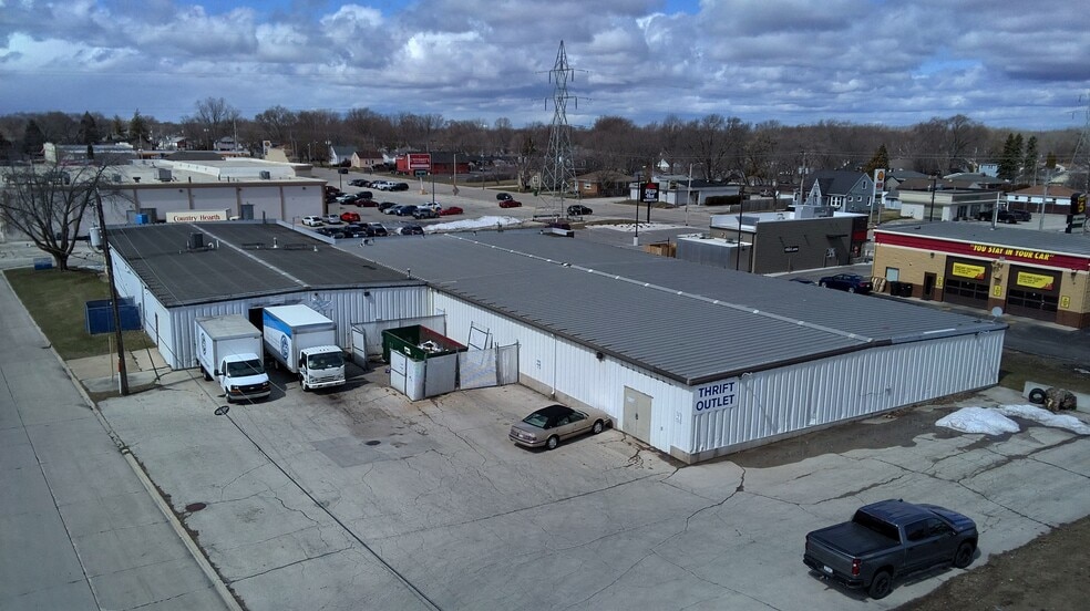 More Photos Of 2121 Van Deuren St, Green Bay General Retail For Sale