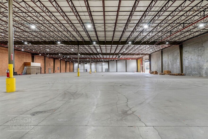 More Photos Of 300 S Main St, Mauldin Warehouse For Sale
