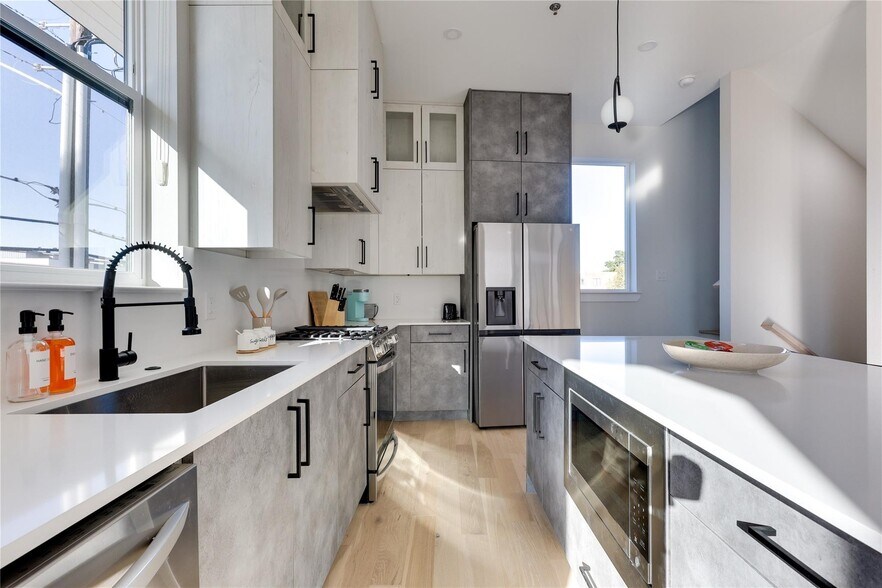 More Photos Of 1512 Seegar St, Dallas Apartments For Sale