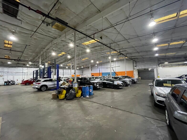 More Photos Of 9075-9125 Antique Way, Manassas Warehouse For Lease