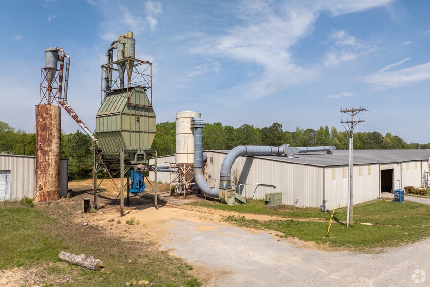 More Photos Of 28260 McKee Rd, Toney Unknown For Lease