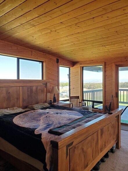More Photos Of 13279 Roadrunner Loop, Red Bluff Airplane Hangar For Sale