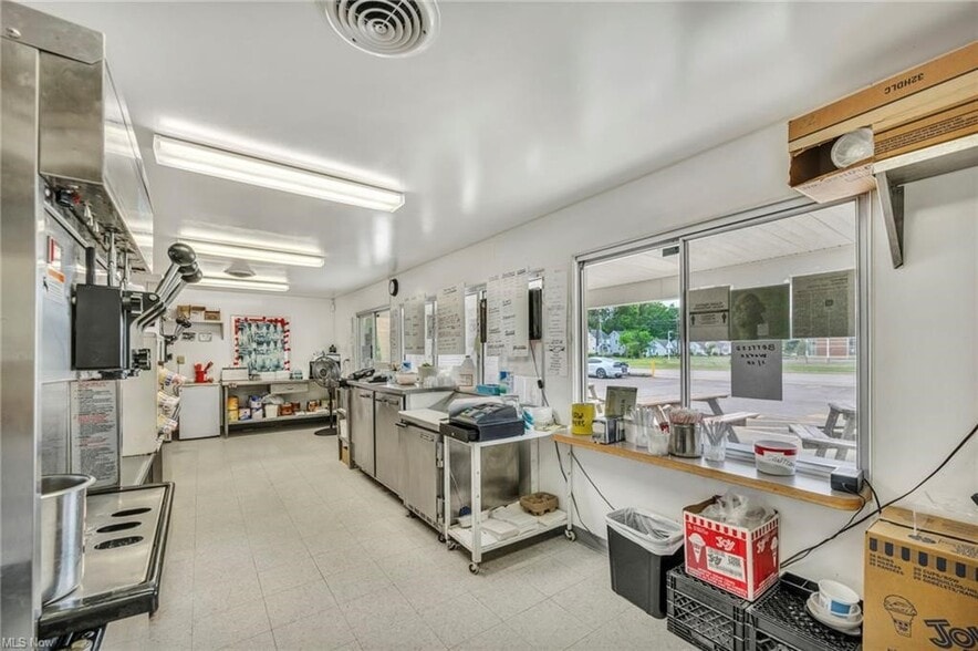 More Photos Of 499 E 260th St, Euclid Specialty For Sale