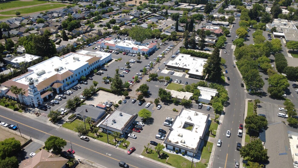 More Photos Of 1060-1080 Delbon Ave, Turlock Medical For Sale