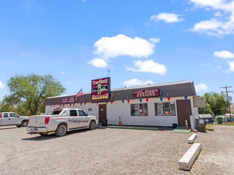 Primary Photo Of 1015 Chestnut St, Carlin Convenience Store For Sale