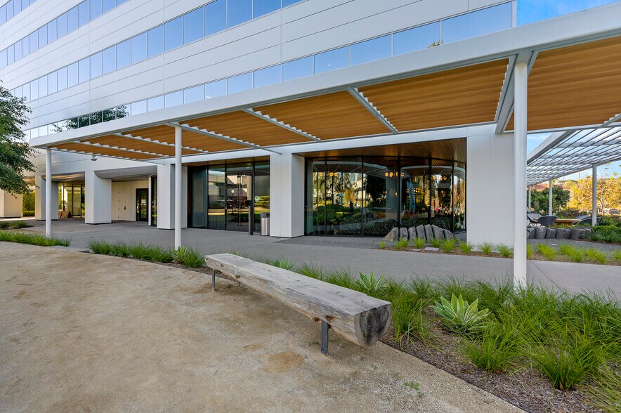 More Photos Of 9605 Scranton Rd, San Diego Office For Lease