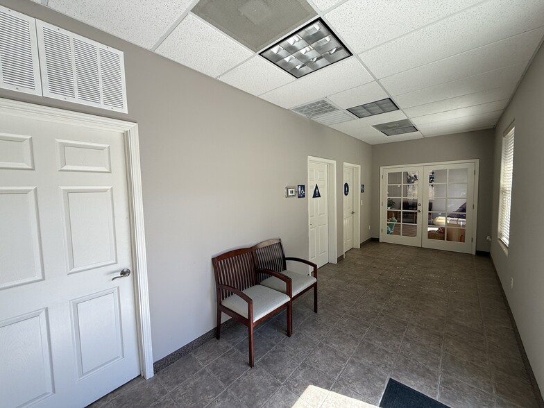 More Photos Of 1415 Victor Ave, Redding Office For Lease