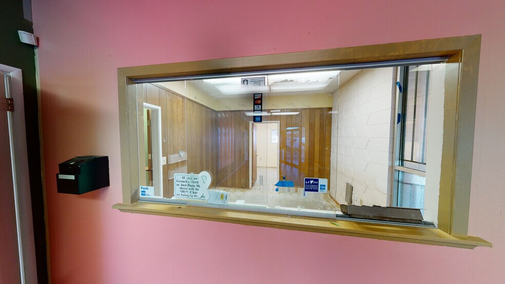 More Photos Of 1343-1353 W Main St, Merced General Retail For Sale