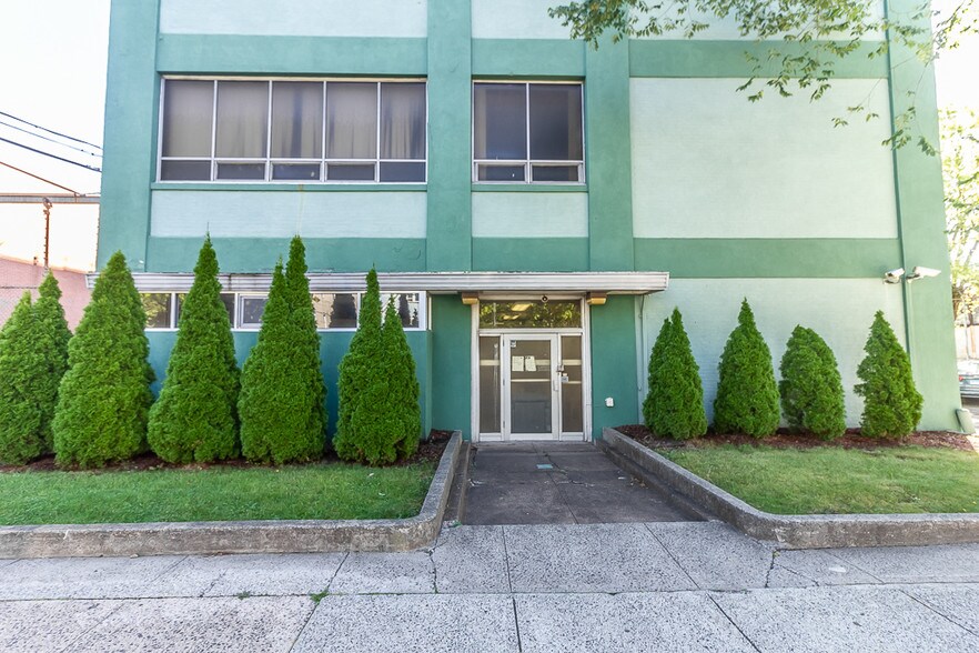 More Photos Of 89-91 Shelton Ave, New Haven Light Manufacturing For Lease