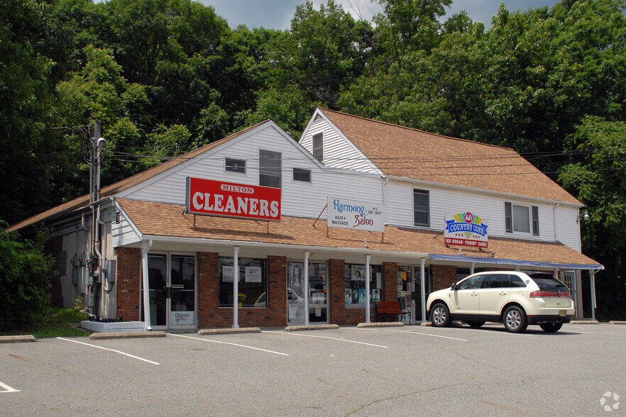 More Photos Of 5711 Berkshire Valley Rd, Oak Ridge Storefront Retail Residential For Lease