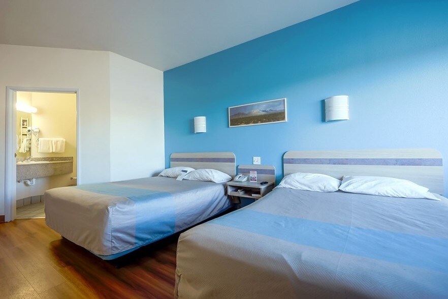 More Photos Of 2120 Summit Ct, Las Cruces Hotel For Sale