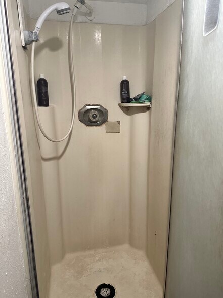 More Photos Of 705 W Commonwealth Ave, Fullerton Auto Repair For Lease