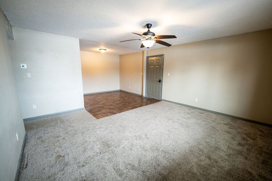 More Photos Of 300 E Windsor, Arkansas City Apartments For Sale