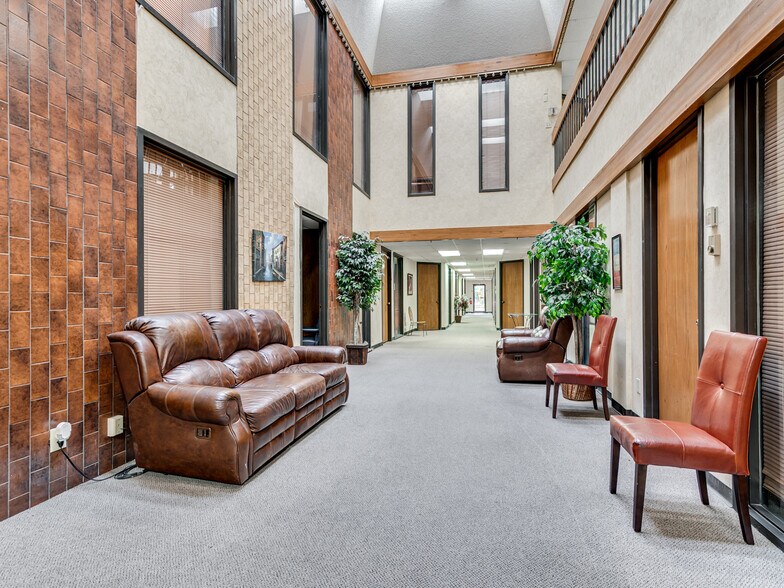 More Photos Of 500 N Meridian Ave, Oklahoma City Medical For Lease