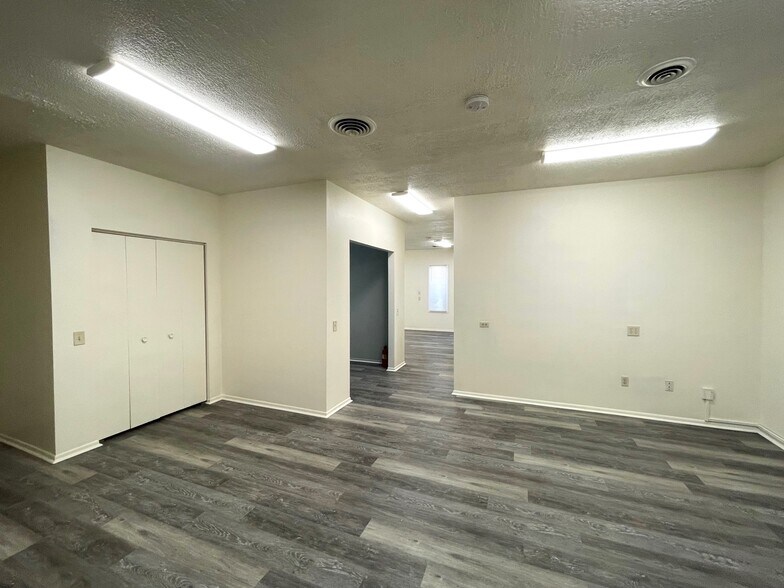More Photos Of 6947 Promway Ave NW, North Canton Office For Lease