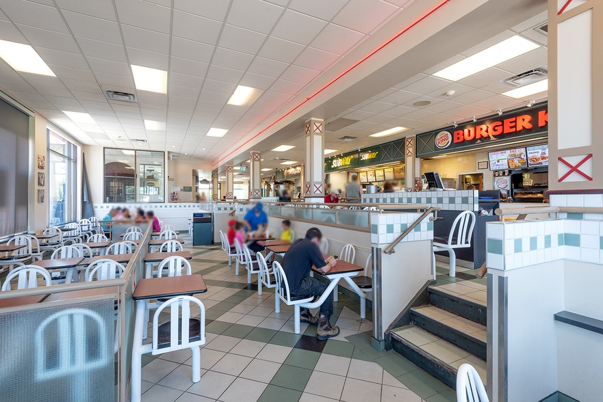 More Photos Of 100 Rte 201, Rigaud Restaurant For Lease