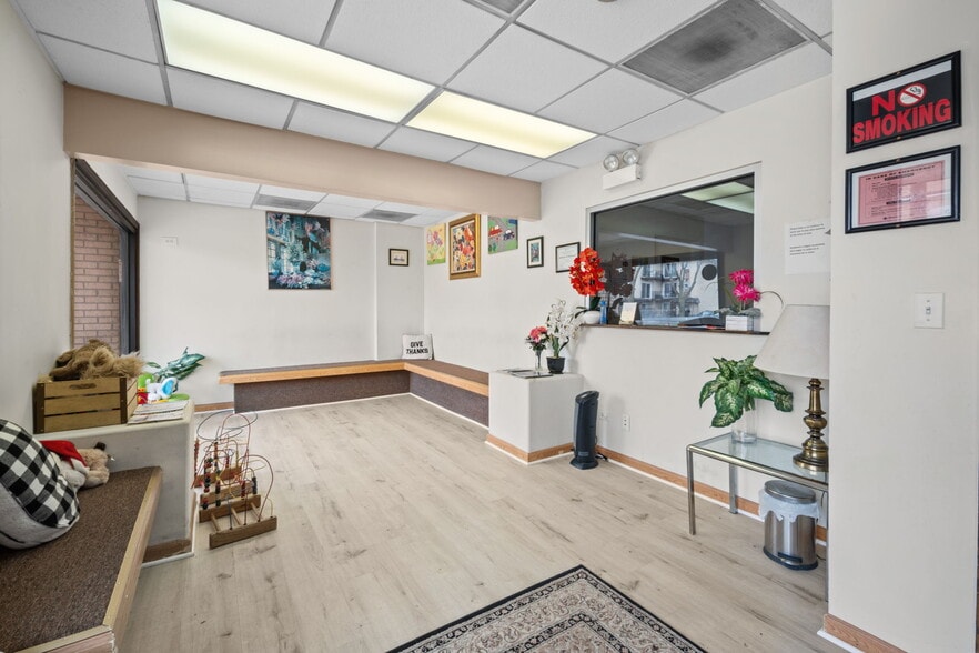 More Photos Of 7107 W Belmont Ave, Chicago Medical For Lease