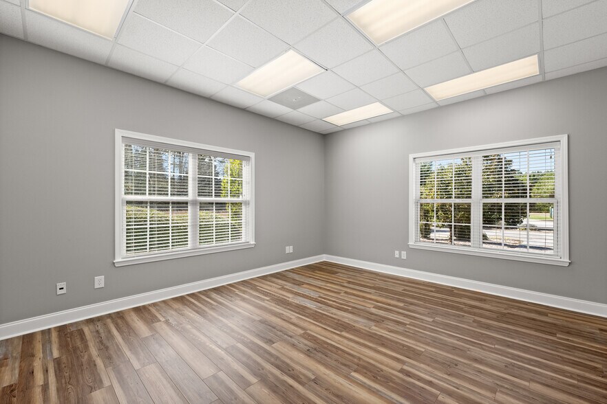 More Photos Of 135 Midway Dr, Cornelia Medical For Sale