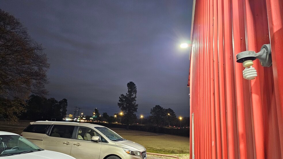 More Photos Of 1740 S Prescott St, Memphis Service For Sale