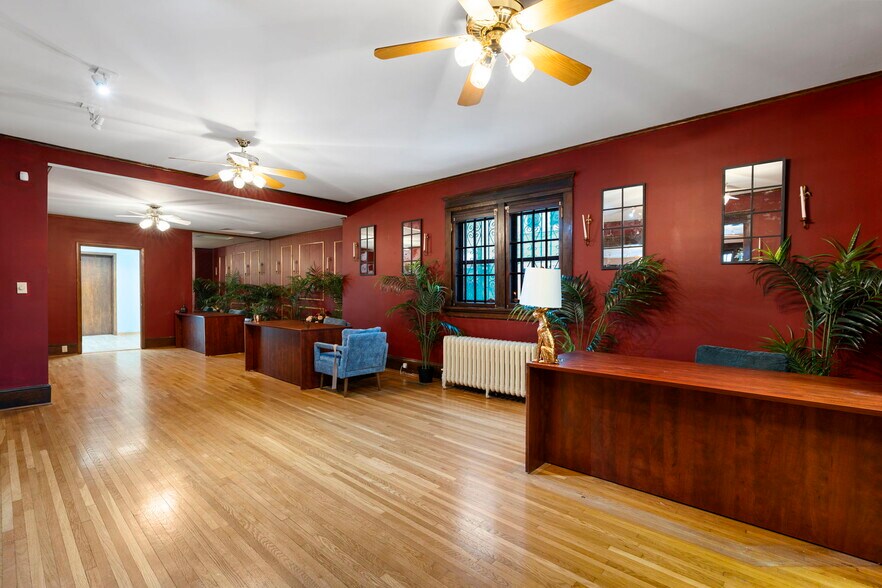 More Photos Of 3040 Lyndale Ave S, Minneapolis Office For Sale