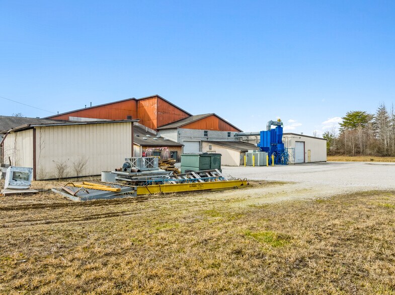 More Photos Of 1237 Knoxville Hwy, Wartburg Warehouse For Sale