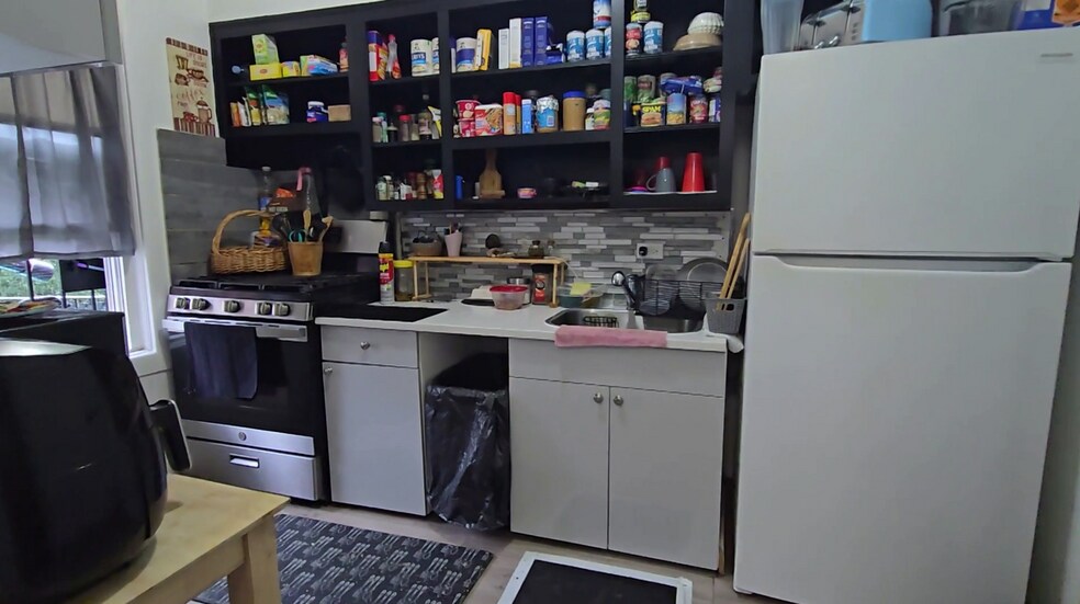 More Photos Of 92-18 Liberty Ave, Ozone Park Storefront Retail Residential For Sale