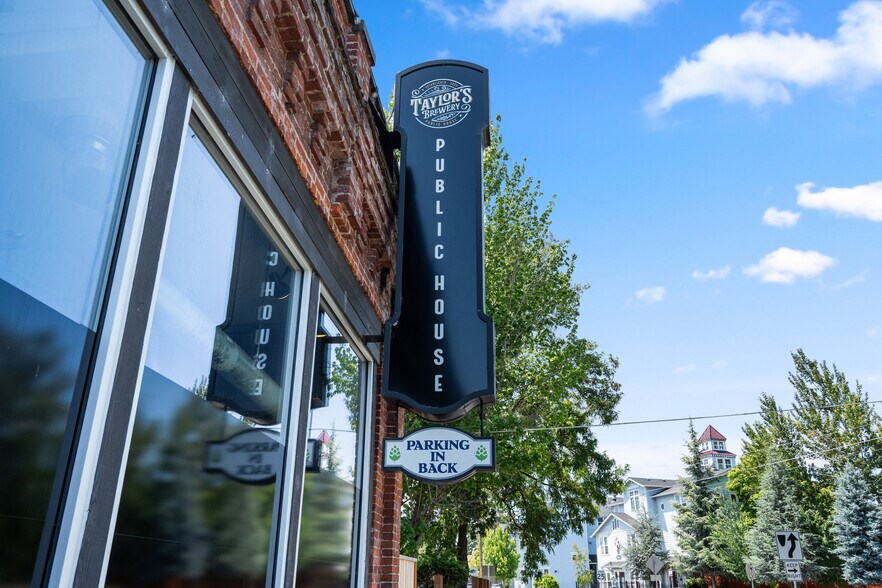 More Photos Of 509 SW G St, Grants Pass Restaurant For Sale