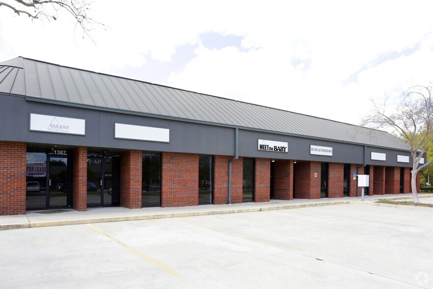 More Photos Of 1387-1399 Oakfield Dr, Brandon Office For Lease
