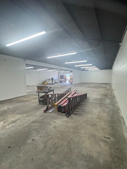 More Photos Of 4228 E Washington Blvd, Commerce Warehouse For Sale