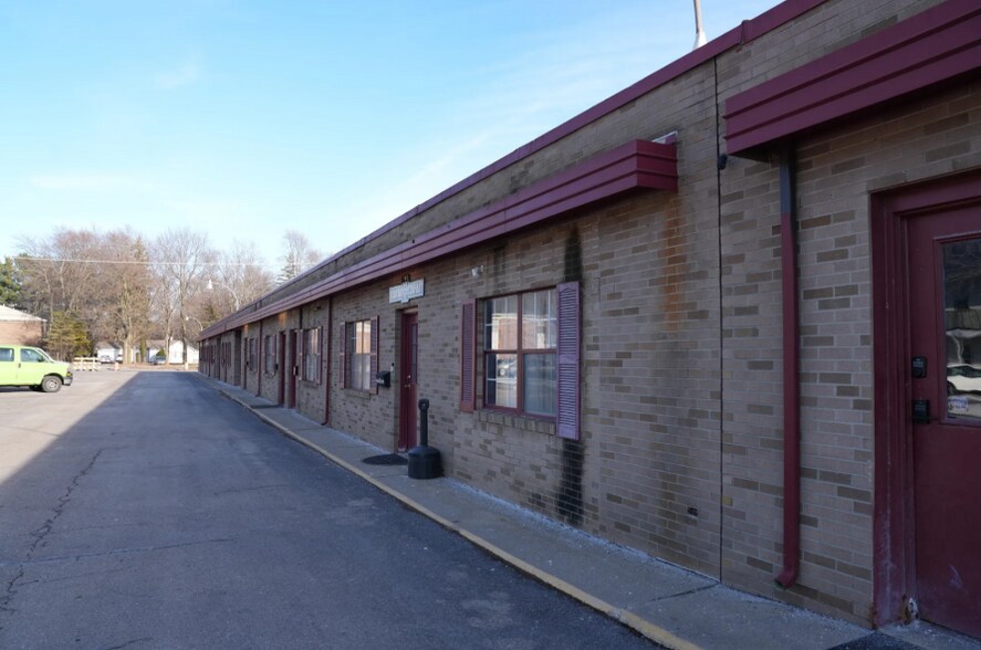 More Photos Of 5333 Secor Rd, Toledo Light Manufacturing For Lease