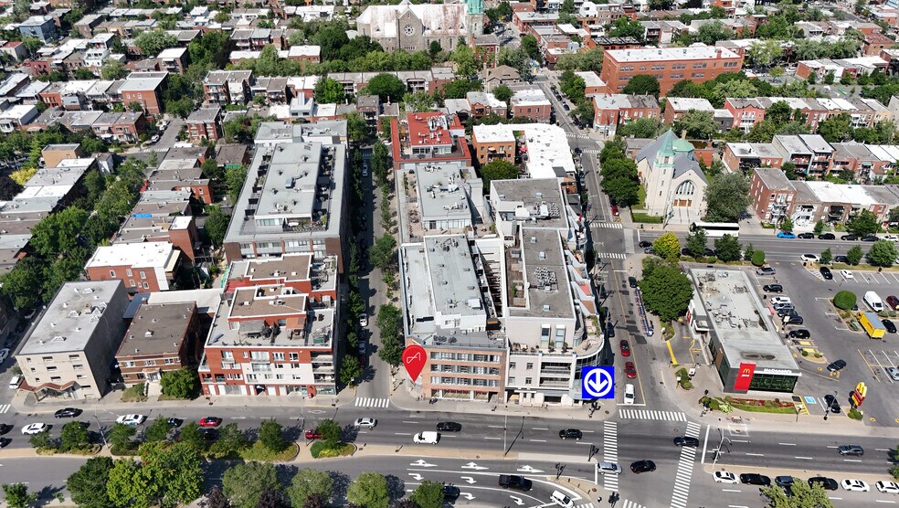 More Photos Of 7345 Boul Saint-Laurent, Montréal Storefront Retail Residential For Sale