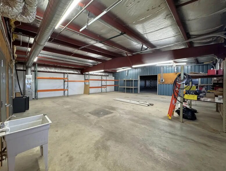 More Photos Of 633 1st Ave, Monroe Showroom For Sale