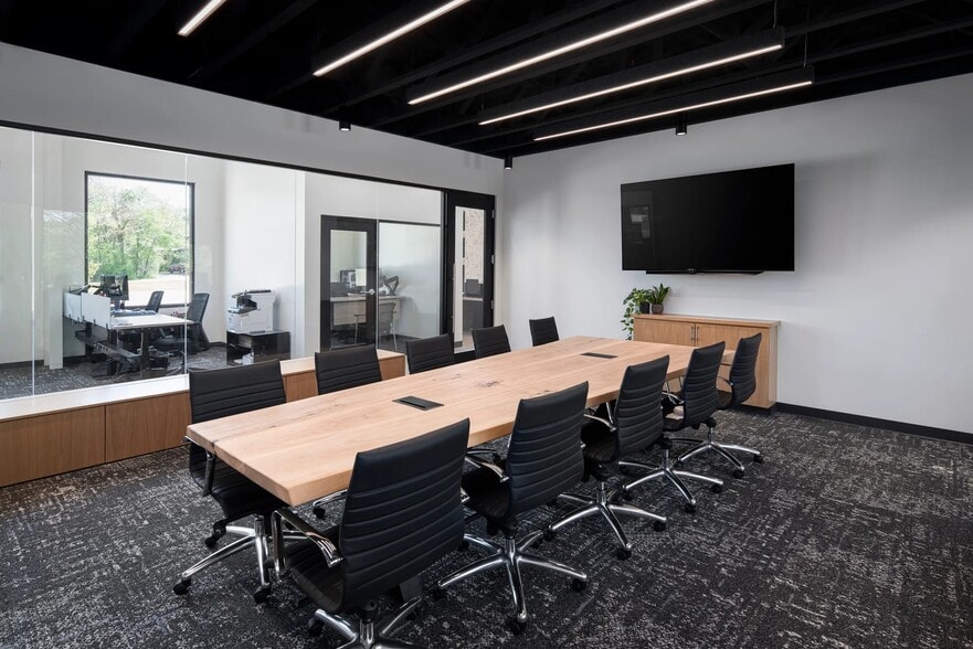More Photos Of 40 Pamela Ln, College Station Office For Lease