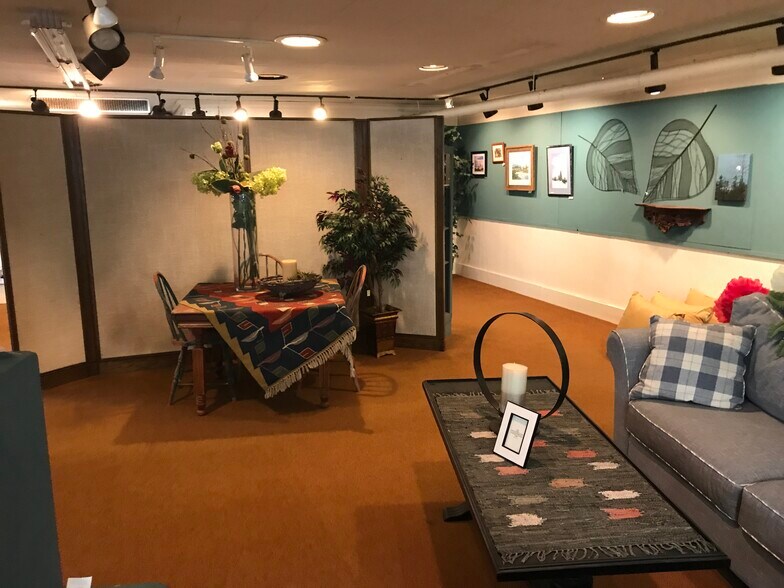 More Photos Of 409 E Main St, Riverton Storefront For Sale