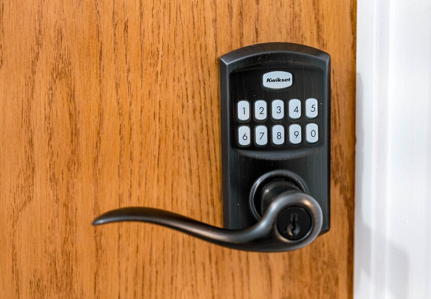 More Photos Of 1012 Airport Rd, Destin Office Residential For Sale