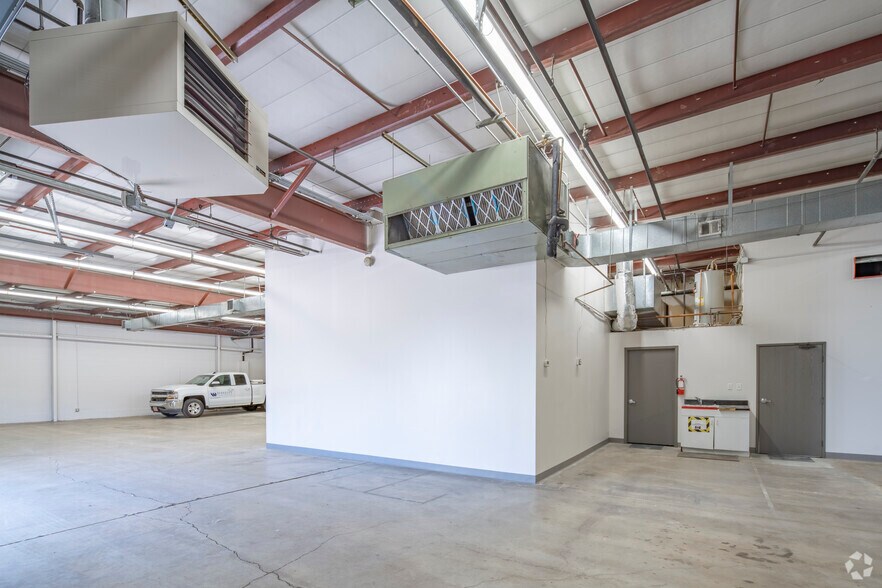 More Photos Of 7000 Broadway, Denver Unknown For Lease