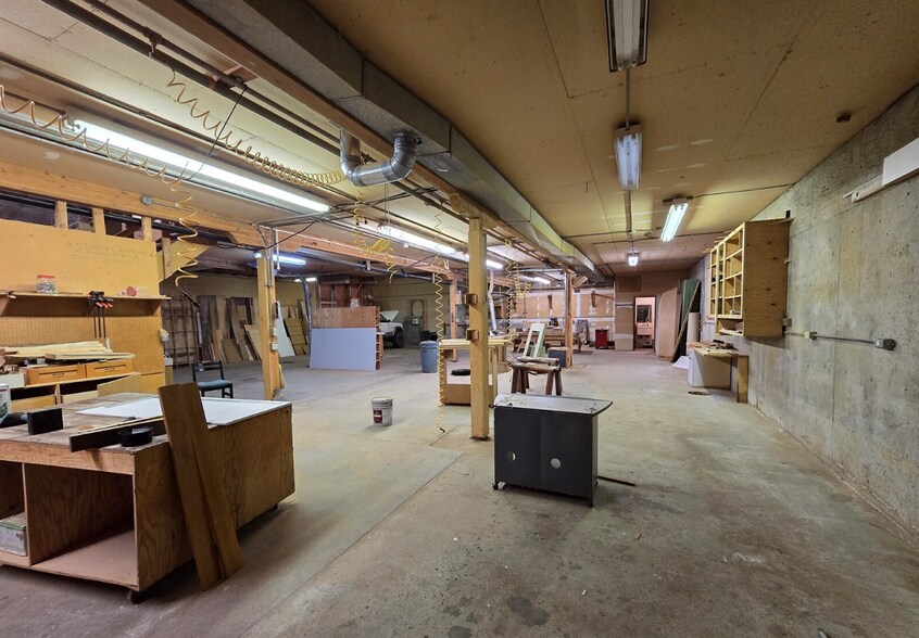 More Photos Of 633 E Pioneer Ave, Montesano Office For Lease