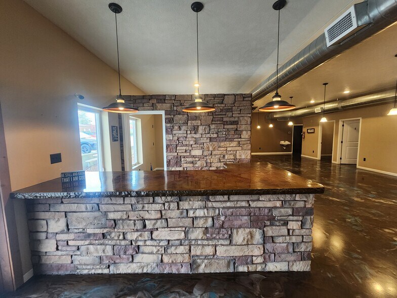 More Photos Of 109 W Poplar St, Harrisburg Specialty For Sale