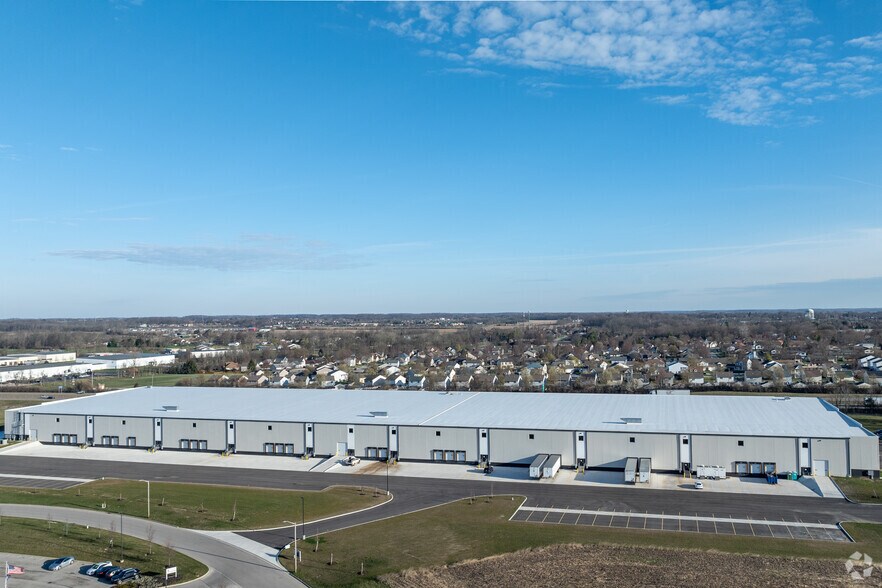 More Photos Of 301 Lau Pky, Englewood Distribution For Lease