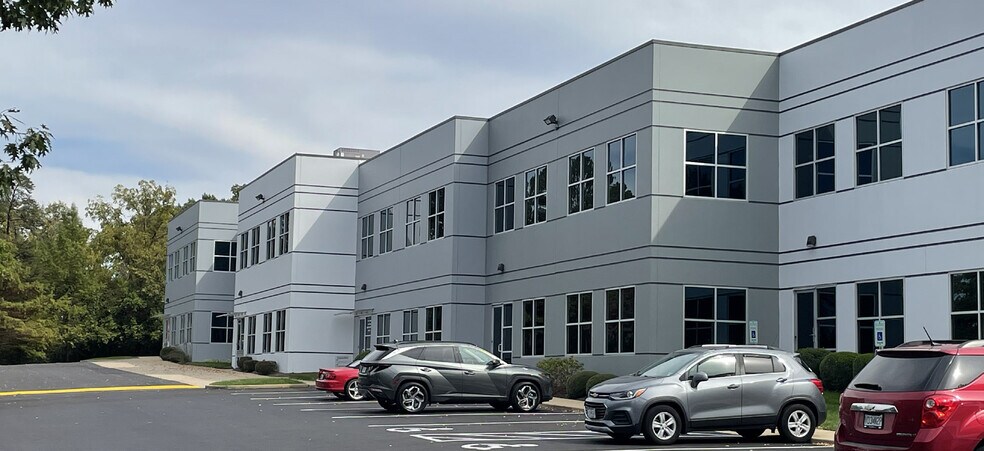 More Photos Of 13421 Manchester Rd, Saint Louis Office For Sale