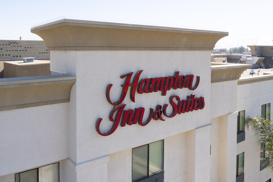 More Photos Of 7941 E Brundage Ln, Bakersfield Hotel For Sale