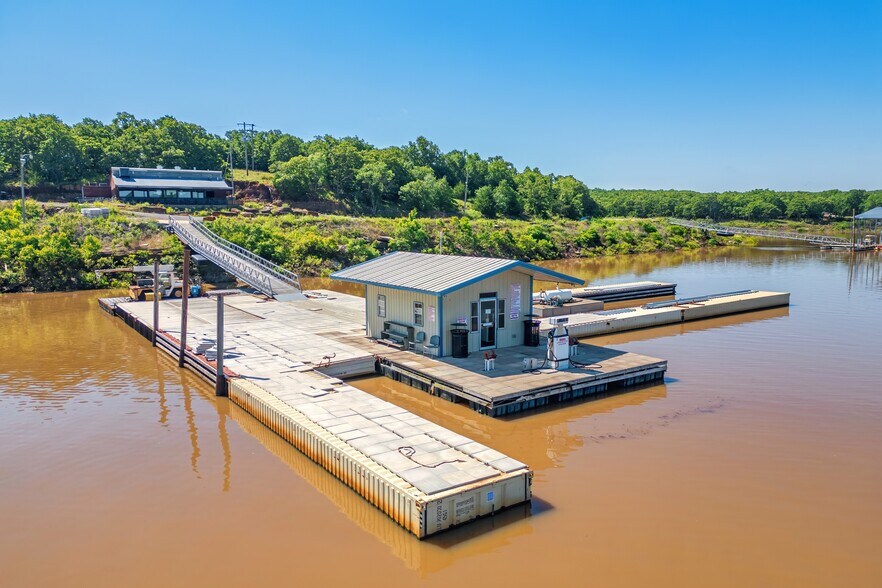 More Photos Of 3501 Westport Marina Rd, Cleveland Specialty For Sale
