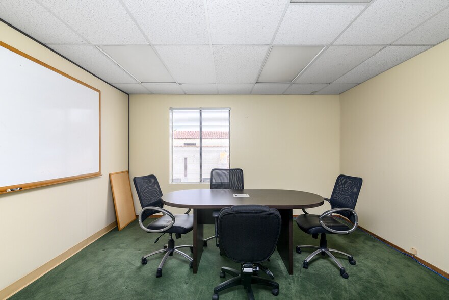 More Photos Of 501 W Channel Islands Blvd, Port Hueneme Loft Creative Space For Sale