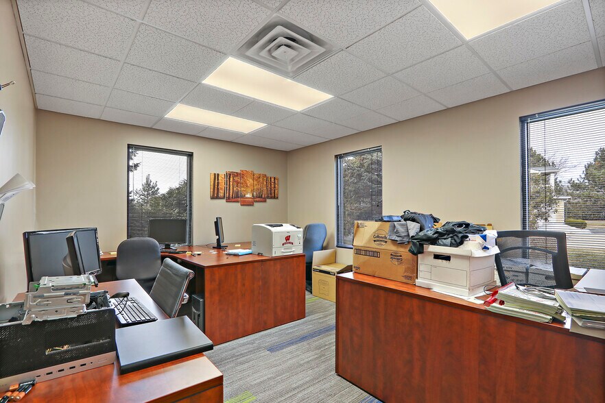 More Photos Of 1127 Prairie Dr, Racine Medical For Lease