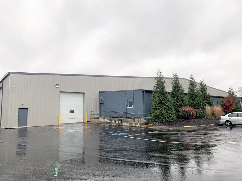 More Photos Of 711 Gibson Blvd, Harrisburg Manufacturing For Lease