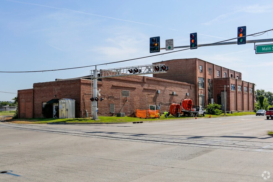 More Photos Of 221-225 S Main St, Sand Springs Industrial For Sale
