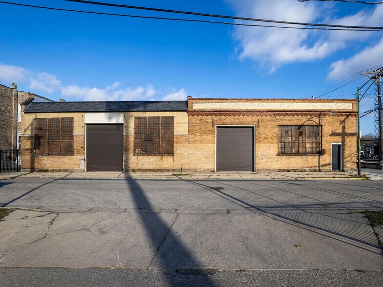 More Photos Of 3056 W Walton St, Chicago Warehouse For Lease